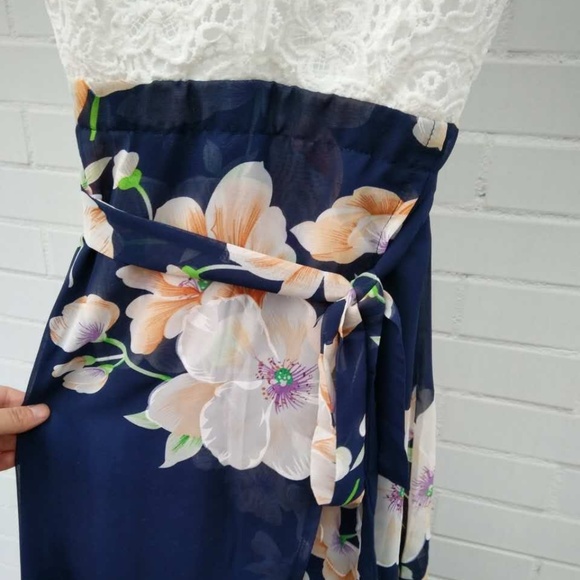 Host Pick Women's Maxi Lace Summer Dress - Picture 3 of 8